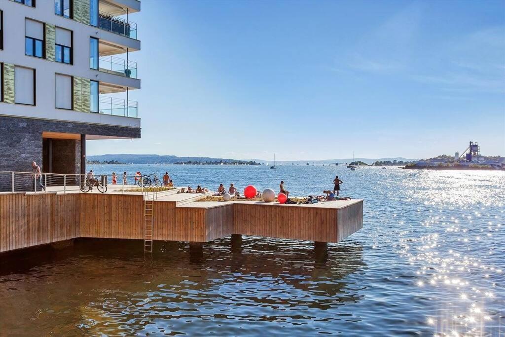Tjuvholmen / Aker Brygge - Most Expensive Area In Oslo! Apartment Bagian luar foto