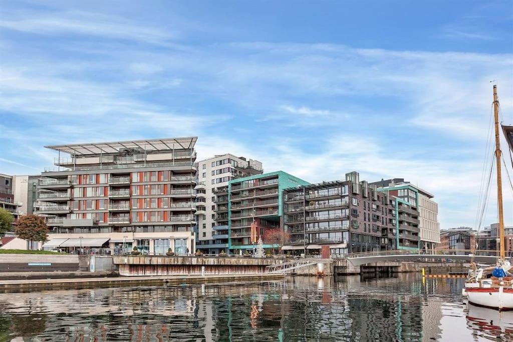 Tjuvholmen / Aker Brygge - Most Expensive Area In Oslo! Apartment Bagian luar foto