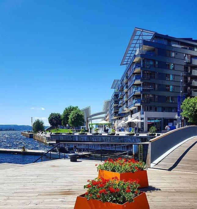 Tjuvholmen / Aker Brygge - Most Expensive Area In Oslo! Apartment Bagian luar foto